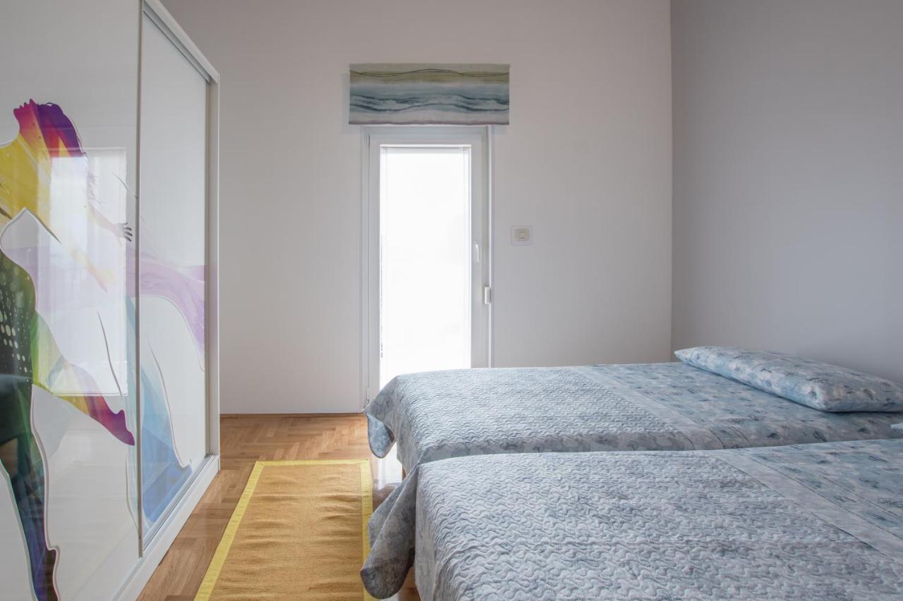 Bella Vista 2 Apartment Umag Bagian luar foto