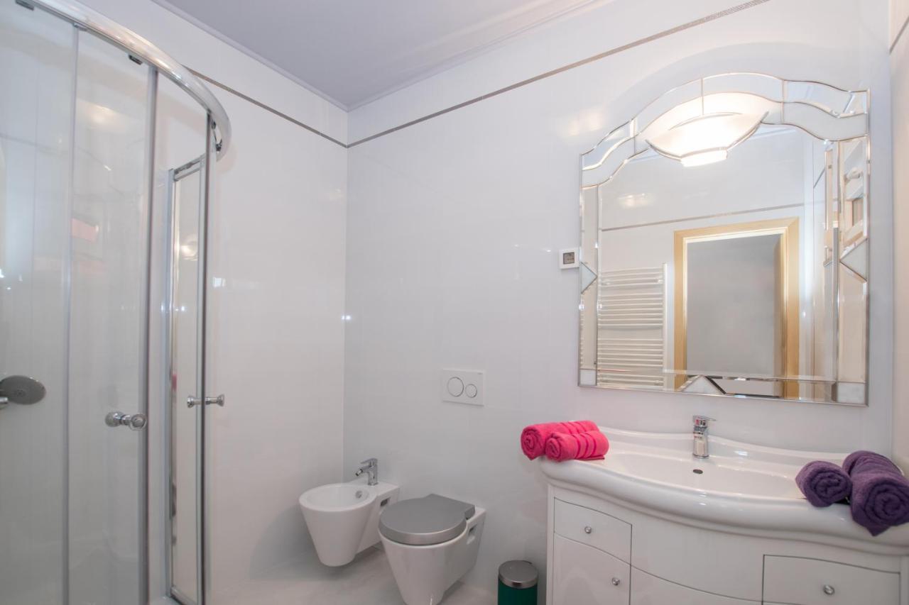 Bella Vista 2 Apartment Umag Bagian luar foto