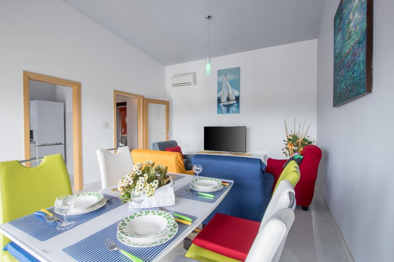 Bella Vista 2 Apartment Umag Bagian luar foto
