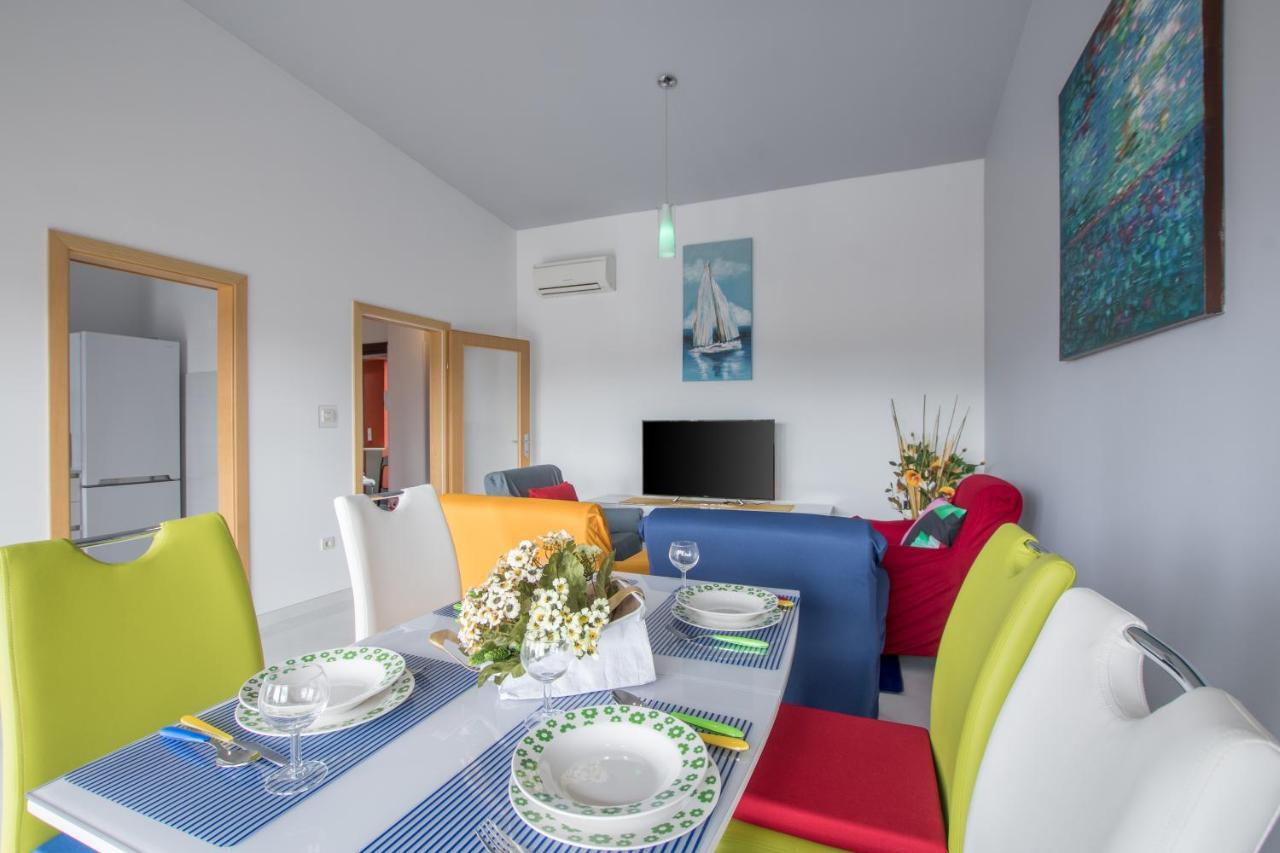 Bella Vista 2 Apartment Umag Bagian luar foto